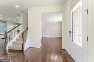 5829 Amanda Rose Ln, Woodbridge, VA 22193 - Photo 5