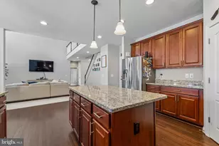 12609 Greenhouse View Ln, Woodbridge, VA 22192 - Photo 3