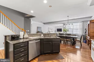 12852 Marblestone Dr, Woodbridge, VA 22192 - Photo 11