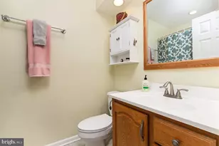 12848 Mill House Ct, Woodbridge, VA 22192 - Photo 17