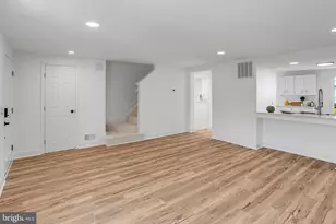 16948 Point Pleasant Ln, Dumfries, VA 22026 - Photo 7
