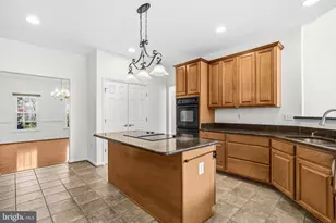 17988 Swans Creek Ln, Dumfries, VA 22026 - Photo 15