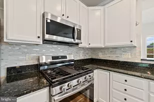 9556 Ballagan Ct, Bristow, VA 20136 - Photo 7