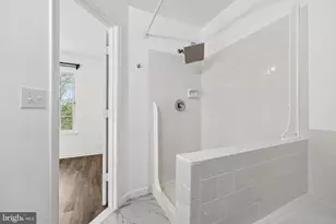 15721 Lansdale Pl, Dumfries, VA 22025 - Photo 17