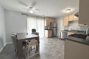 13203 Hampshire Ct, Woodbridge, VA 22193 - Photo 5