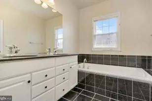 2337 Brookmoor Ln, Woodbridge, VA 22191 - Photo 11