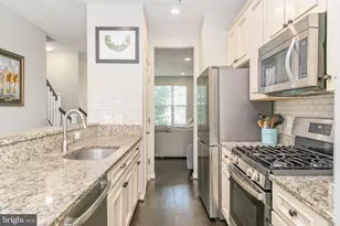 12783 Lotte Dr, Woodbridge, VA 22192 - Photo 11