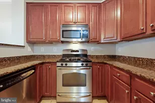 15555 John Diskin Cir, Woodbridge, VA 22191 - Photo 7
