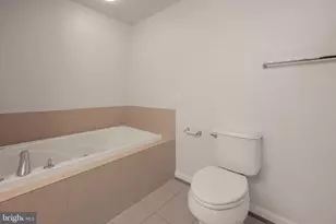 15555 John Diskin Cir, Woodbridge, VA 22191 - Photo 11