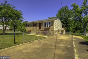 3891 Dominion Dr, Dumfries, VA 22026 - Photo 3