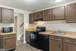 2516 Tabor Ct, Woodbridge, VA 22191 - Photo 9