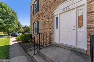 2857 Bowes Ln, Woodbridge, VA 22193 - Photo 3