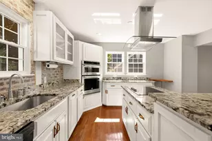 13581 Castlebridge Ln, Woodbridge, VA 22193 - Photo 11