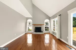 13581 Castlebridge Ln, Woodbridge, VA 22193 - Photo 21