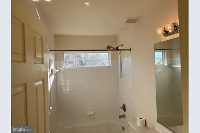 6821 Hollow Glen Court, Gainesville, VA 20155 - Photo 19