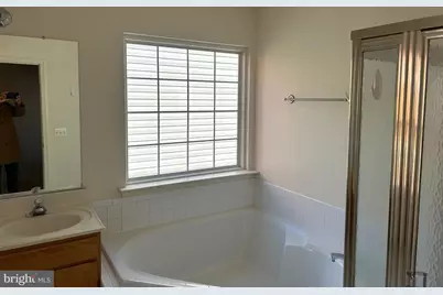 6821 Hollow Glen Court, Gainesville, VA 20155 - Photo 13