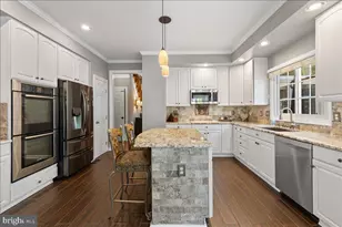 7726 Virginia Oaks Dr, Gainesville, VA 20155 - Photo 17