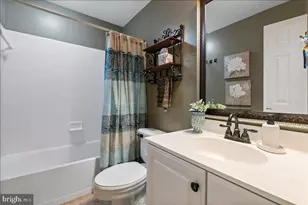 7726 Virginia Oaks Dr, Gainesville, VA 20155 - Photo 49