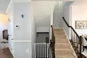 4256 Hudson River Ct, Dumfries, VA 22025 - Photo 9