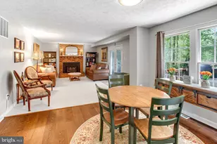 16099 Deer Park Dr, Dumfries, VA 22025 - Photo 9