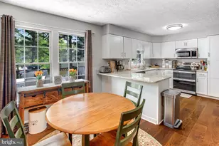 16099 Deer Park Dr, Dumfries, VA 22025 - Photo 13