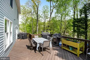 16099 Deer Park Dr, Dumfries, VA 22025 - Photo 35