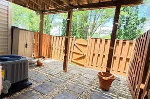 3965 Cressida Pl, Woodbridge, VA 22192 - Photo 11