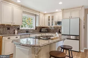 13986 Dancing Twig Dr, Gainesville, VA 20155 - Photo 9