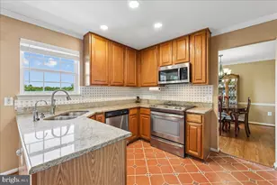 5722 Rhode Island Dr, Woodbridge, VA 22193 - Photo 11