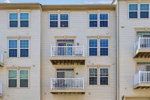 7504 Brunson Cir, Gainesville, VA 20155 - Photo 3