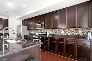 7931 Crescent Park Dr, Gainesville, VA 20155 - Photo 13