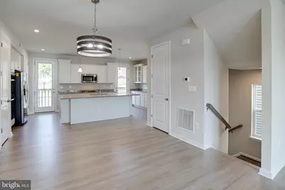 18297 Summit Pointe Drive, Triangle, VA 22172 - Photo 5