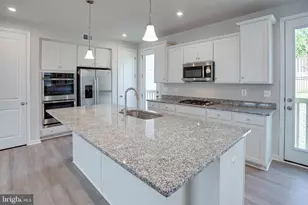 18297 Summit Pointe Dr, Triangle, VA 22172 - Photo 11