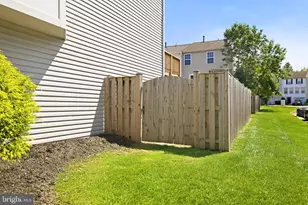 7011 Village Stream Pl, Gainesville, VA 20155 - Photo 3