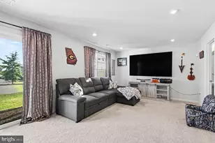 4014 Shire Meadow Ln, Triangle, VA 22172 - Photo 5