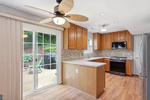 5717 Rhode Island Dr, Woodbridge, VA 22193 - Photo 7