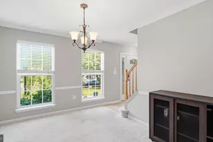5717 Rhode Island Dr, Woodbridge, VA 22193 - Photo 5