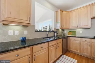 15714 Victorias Crest Pl, Haymarket, VA 20169 - Photo 13