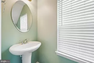 15270 Regents Park Dr, Woodbridge, VA 22191 - Photo 13