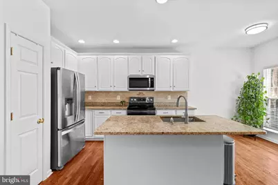 14239 Hunters Run Way, Gainesville, VA 20155 - Photo 15
