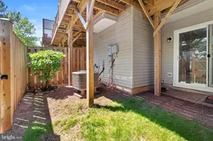 14239 Hunters Run Way, Gainesville, VA 20155 - Photo 33