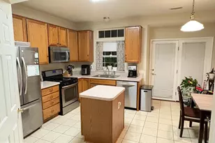 2077 Stargrass Ct, Woodbridge, VA 22192 - Photo 5
