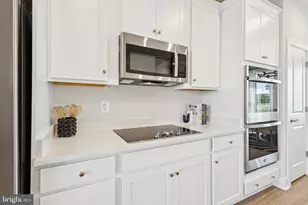 3742 District Dr, Woodbridge, VA 22193 - Photo 7