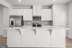 4502 Dl Crk Wy, Woodbridge, VA 22193 - Photo 13