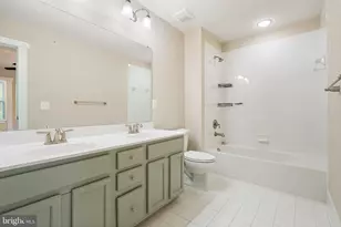 17136 Gullwing Dr, Dumfries, VA 22026 - Photo 29