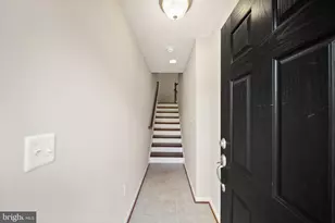 1431 Occoquan Heights Ct, Occoquan, VA 22125 - Photo 3