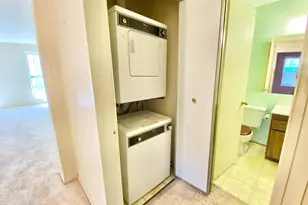 2877 Burgundy Pl, Woodbridge, VA 22192 - Photo 15