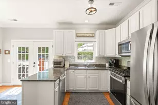 202 Center Ln, Occoquan, VA 22125 - Photo 7