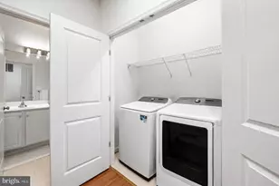 8045 Crescent Park Dr, Gainesville, VA 20155 - Photo 21