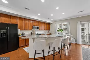 8045 Crescent Park Dr, Gainesville, VA 20155 - Photo 15